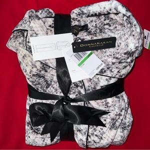 Donna Karen Pajama Set Size L / NWT